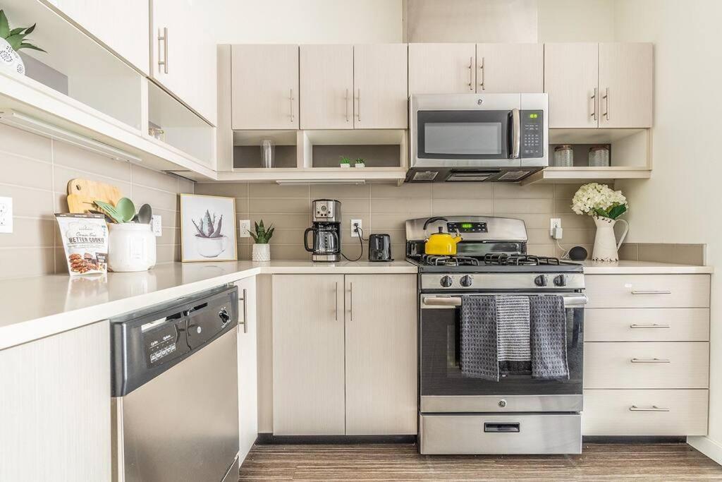 One Bedroom Luxury Apartment Seattle Buitenkant foto