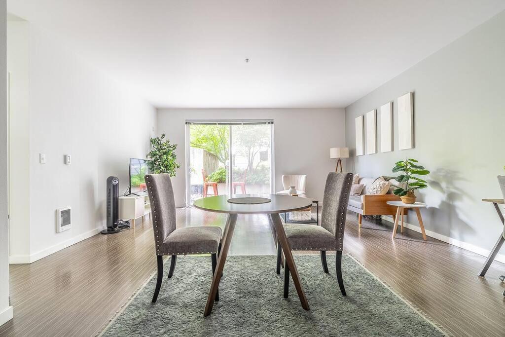 One Bedroom Luxury Apartment Seattle Buitenkant foto